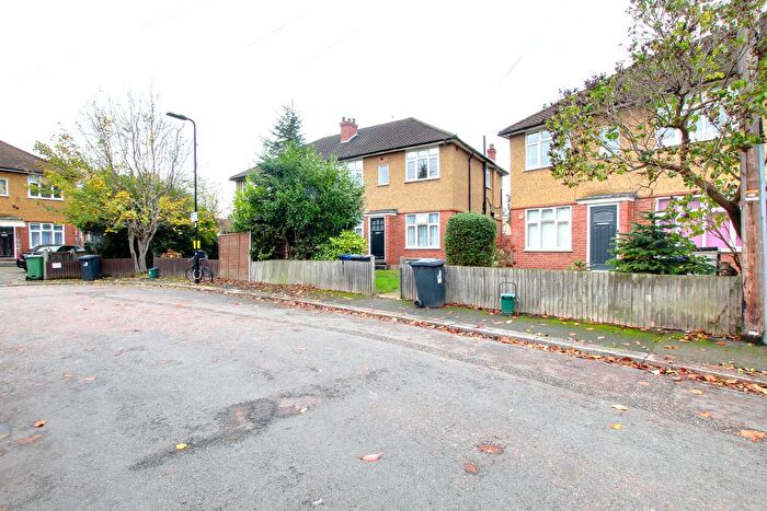 2 Bedroom Flat To Rent In Green Man Gardens (), West Ealing, W13