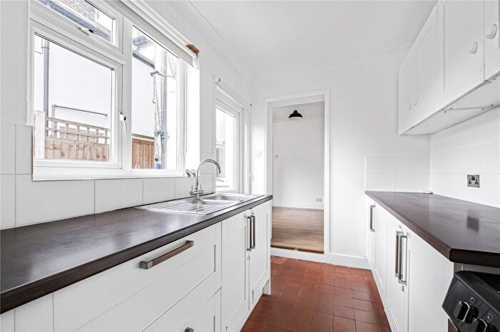 2 Bedroom End Of Terrace House To Rent In Old Palace Road, Croydon, London, CR0