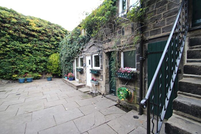 1 Bedroom Detached House To Rent In Royds Hall Lane, Low Moor, Bradford, West Yorkshire, BD12
