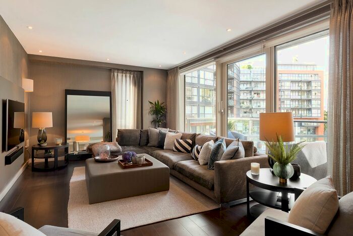 3 Bedroom Flat To Rent In Gatliff Road, London, SW1W