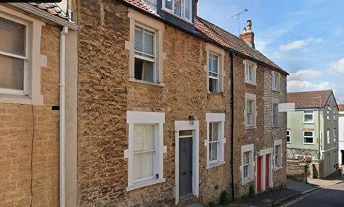 3 Bedroom Terraced House To Rent In High Street, Frome, BA11
