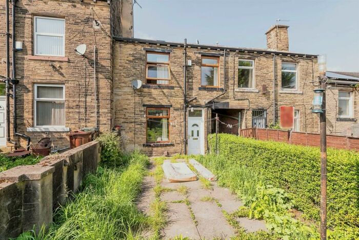 2 Bedroom House To Rent In Beldon Road, Bradford, BD7