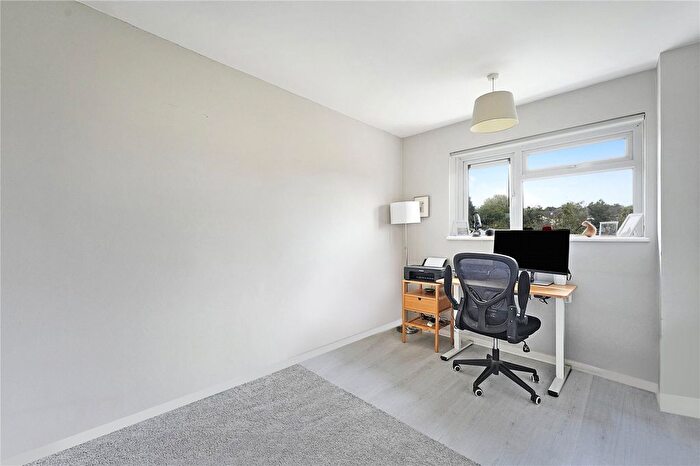 2 Bedroom Flat To Rent In Avon Road, Walthamstow, London, E17