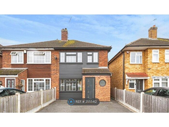 3 Bedroom Semi-Detached House To Rent In Doddinghurst Road, Brentwood, CM15