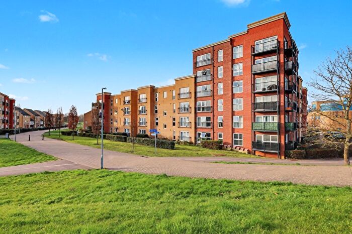 2 Bedroom Flat For Sale In Blake Avenue, Basildon, Essex, SS14