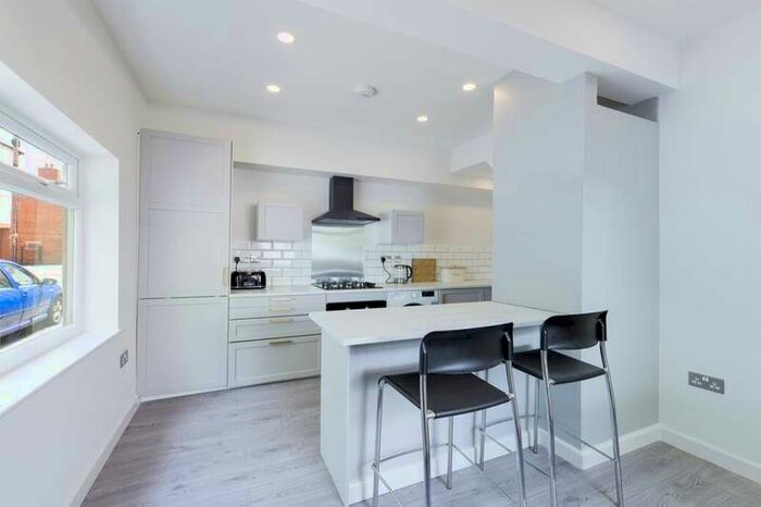 1 Bedroom Flat To Rent In Marlborough Road, Northampton, NN5