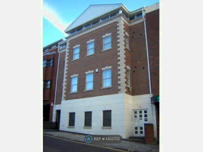 1 Bedroom Flat To Rent In Corporation Street, High Wycombe HP13