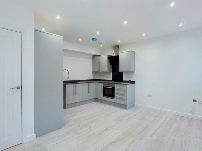 1 Bedroom Flat To Rent In Overstone Road, Northampton, NN1