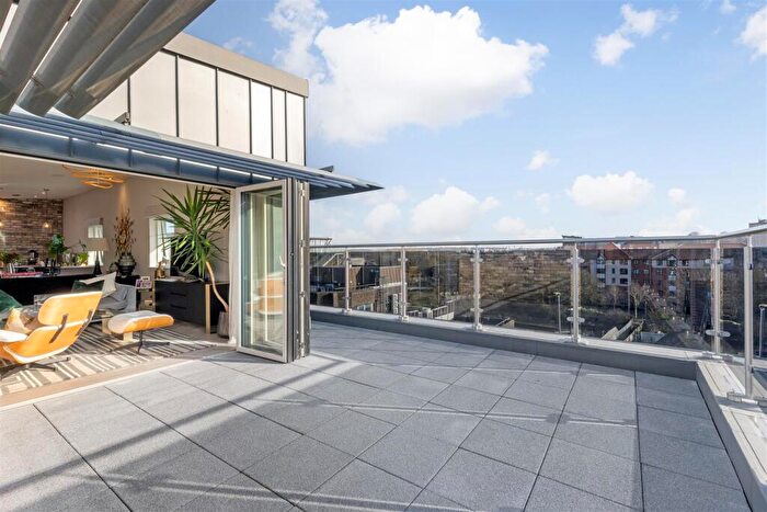 3 Bedroom Penthouse For Sale In Greyfriars Road, Norwich, NR1