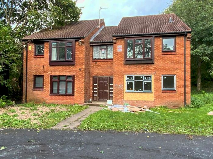 1 Bedroom Flat For Sale In Carnegie Avenue, Tipton, DY4