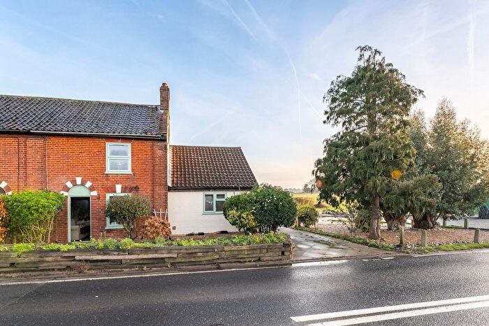 3 Bedroom Cottage For Sale In North Walsham Road, Northrepps, NR27