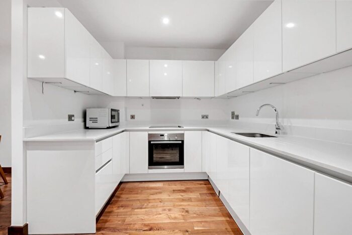 3 Bedroom Flat To Rent In Maygrove Road, West Hampstead, NW6