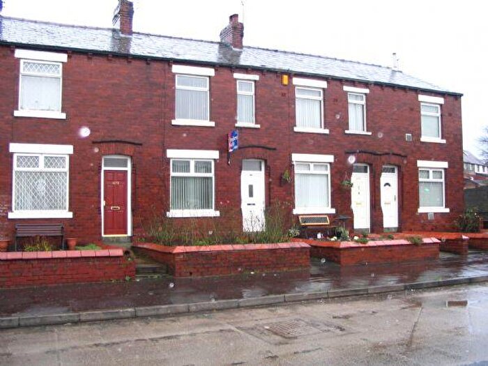 2 Bedroom Terraced House To Rent In Manchester Road Castleton, OL11
