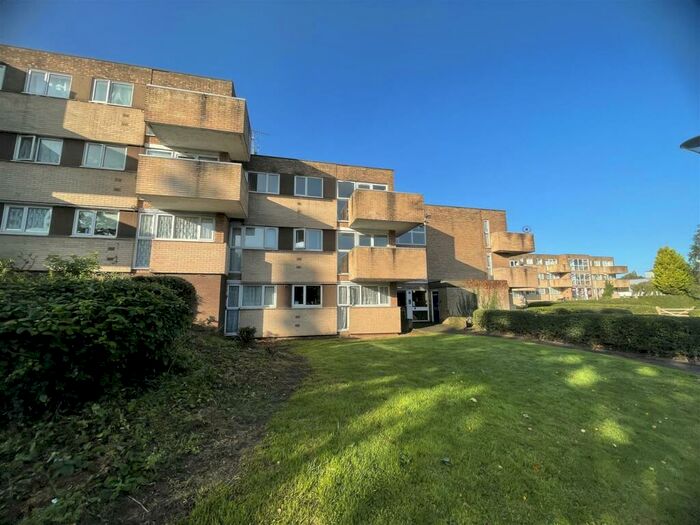 1 Bedroom Flat To Rent In Kenelm Court, Whitley, Coventry, CV3