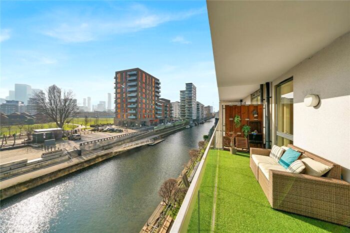 2 Bedroom Apartment To Rent In Ursula Gould Way, E14