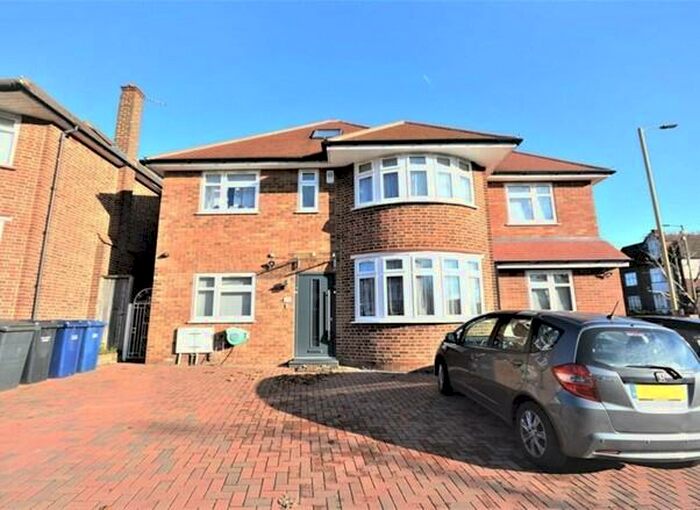 5 Bedroom Detached House To Rent In Queens Way, Hendon, London, NW4
