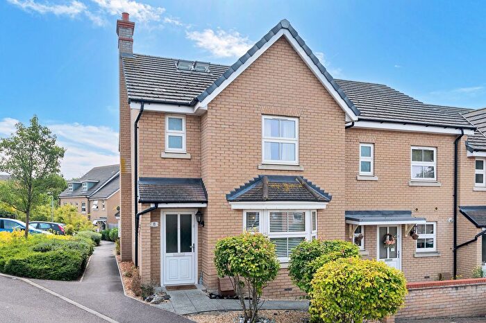 3 Bedroom End Of Terrace House For Sale In Tynan Close, Royston, SG8