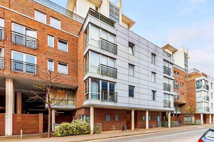 2 Bedroom Apartment To Rent In Cross Street, Portsmouth, PO1
