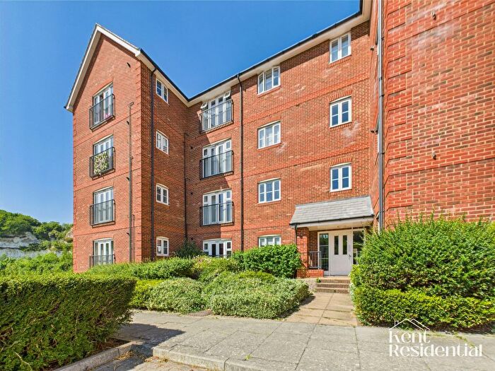 2 Bedroom Flat To Rent In Silver Streak Way, Tucano Court Silver Streak Way, ME2