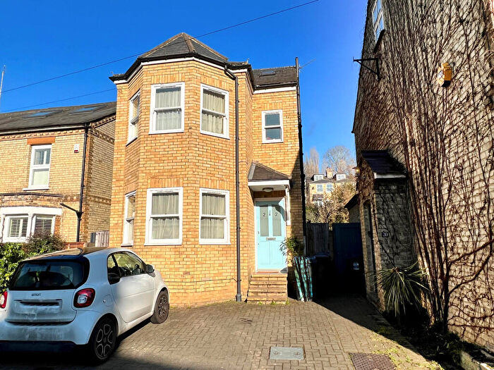 4 Bedroom Detached House To Rent In Molewood Road, Hertford, SG14