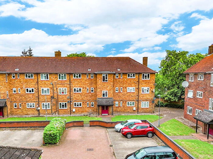 2 Bedroom Flat For Sale In Dart Green, South Ockendon, RM15