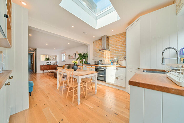 5 Bedroom End Of Terrace House For Sale In Burrage Grove, Woolwich, SE18