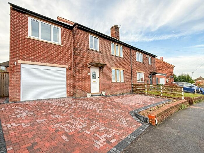 4 Bedroom Semi-Detached House For Sale In Bradshaw Avenue, Honley, Holmfirth, HD9