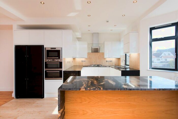 4 Bedroom Apartment To Rent In Sinclair Grove, Golders Green, NW11