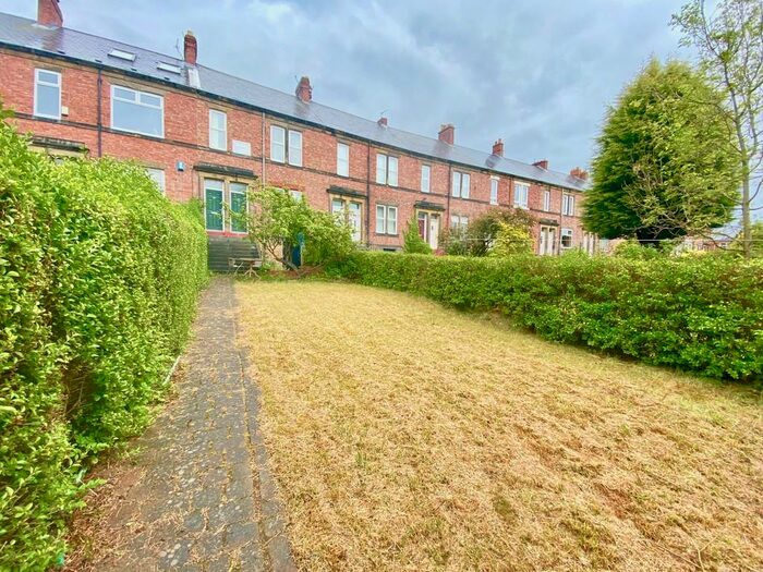 2 Bedroom Apartment To Rent In Worley Avenue, Low Fell, NE9