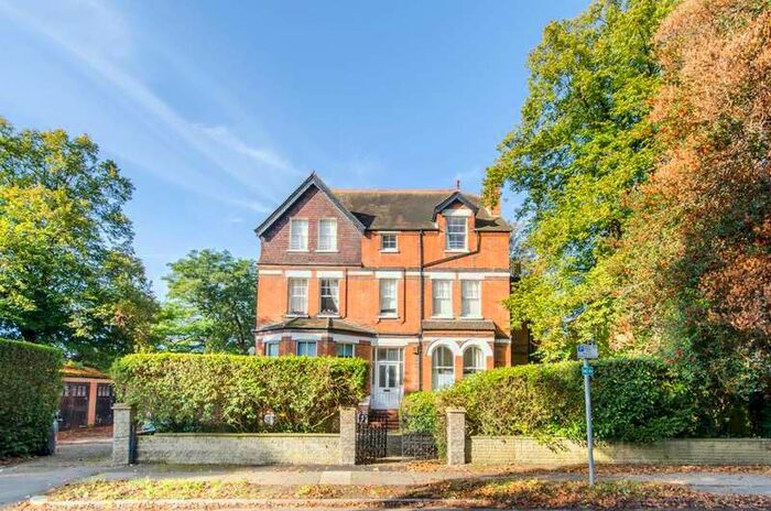 1 Bedroom Flat To Rent In The Drive, West Wimbledon, SW20