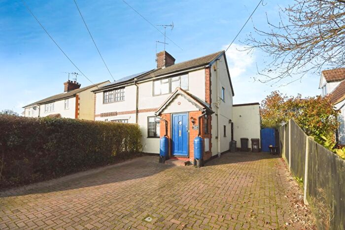 2 Bedroom Semi-Detached House For Sale In Peartree Lane, Danbury, Chelmsford, CM3