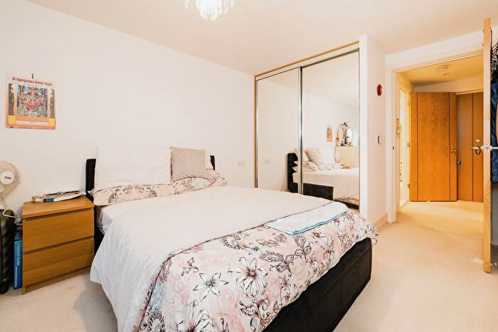 1 Bedroom Flat For Sale In Devereux Court, - Snakes Lane West, Woodford Green, Essex, IG8