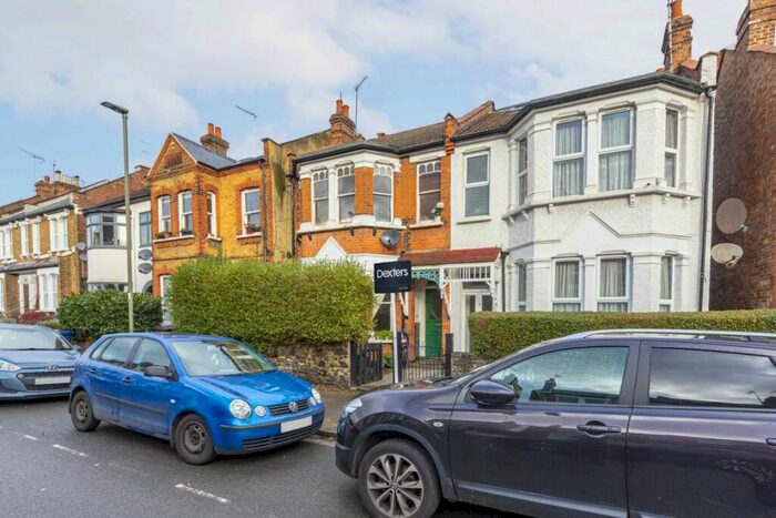 2 Bedroom Flat To Rent In Hertford Road, London, N2
