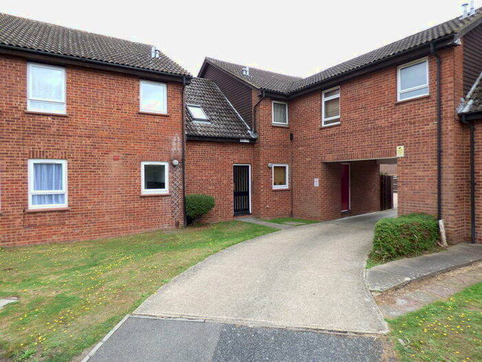 Studio To Rent In Gassons Road, Snodland, ME6