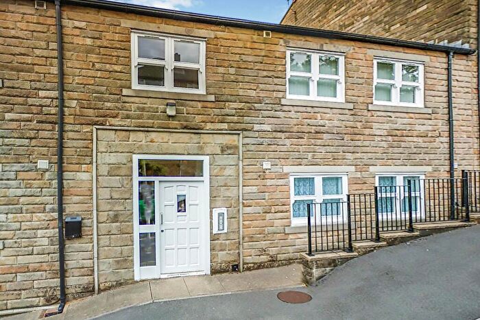 1 Bedroom Flat For Sale In Ivegate Mews, Ivegate, Colne, Lancashire, BB8