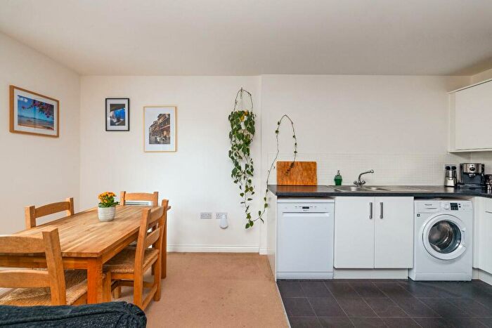 2 Bedroom Flat For Sale In Paxton Drive, Ashton Gate, BS3