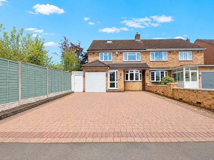 4 Bedroom Semi-Detached House For Sale In Rushleigh Road, Majors Green, B90