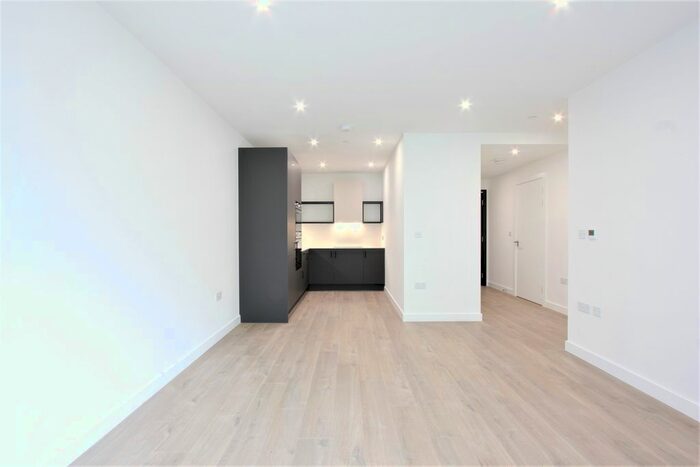 1 Bedroom Flat To Rent In Willowbrook House, Coster Avenue, London, N4