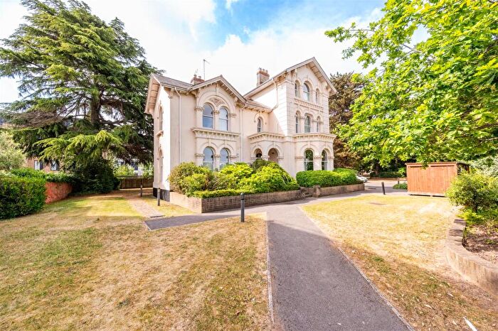 2 Bedroom Apartment For Sale In Kendrick Road, Reading, RG1