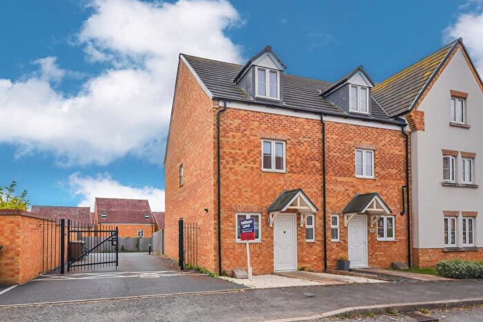 3 Bedroom Town House For Sale In Cambrian Lane, Corby, NN18