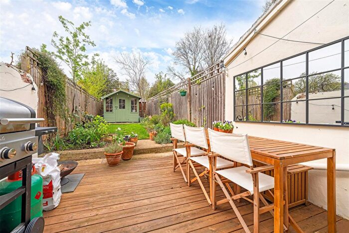 1 Bedroom Flat For Sale In Kinfauns Road, Tulse Hill, SW2