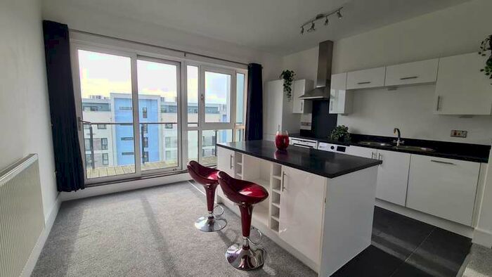 3 Bedroom Apartment To Rent In Maritime Walk, Southampton, SO14