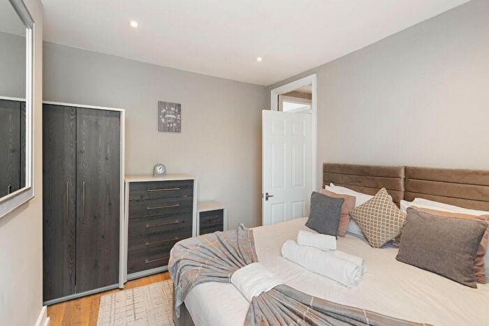 2 Bedroom Serviced Apartments To Rent In St. Margarets Avenue, London, N15