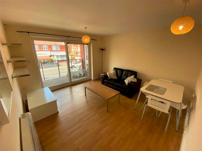 2 Bedroom Apartment To Rent In - Central Road, West Didsbury, Manchester, M20