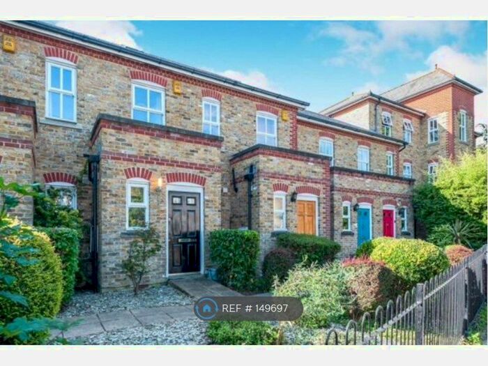 2 Bedroom Terraced House To Rent In George Lane, London, SE13