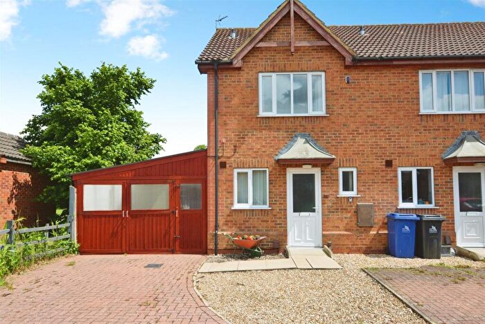 2 Bedroom End Of Terrace House For Sale In Emmanuel Court, Grimsby, DN34