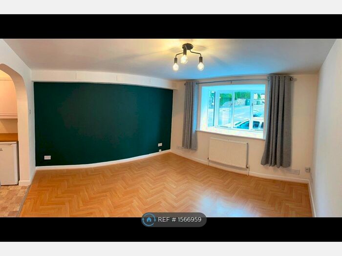 2 Bedroom Flat To Rent In Spring Court, Sheffield, S10