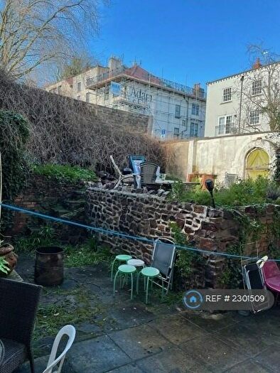 10 Bedroom Semi-Detached House To Rent In Hotwell Road, Bristol, BS8