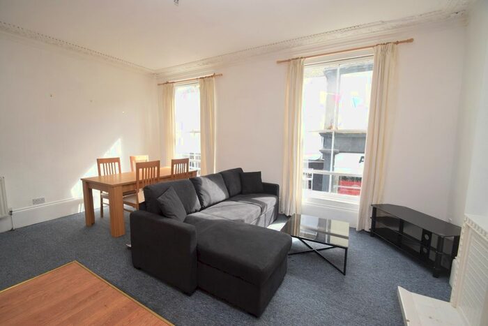 2 Bedroom Flat To Rent In Church Street, Falmouth, TR11