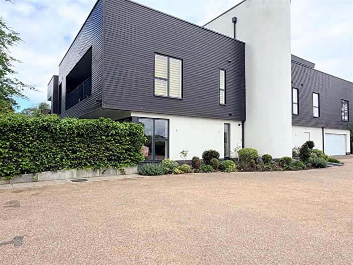 2 Bedroom Apartment For Sale In Ballam Road, Lytham, FY8